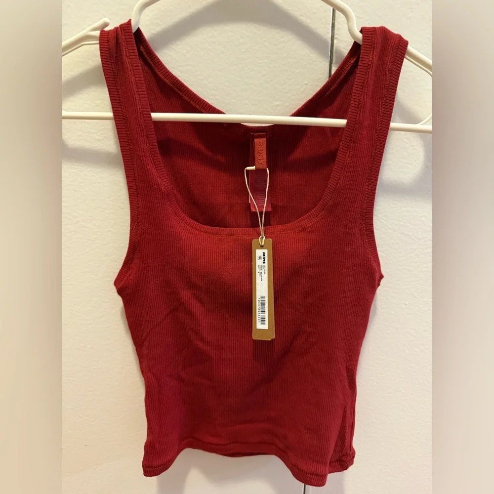 NWT SKIMS Cotton Rib Tank – Limited Edition “Brick” (M), R $38 – Sold Out Online - Picture 3 of 5